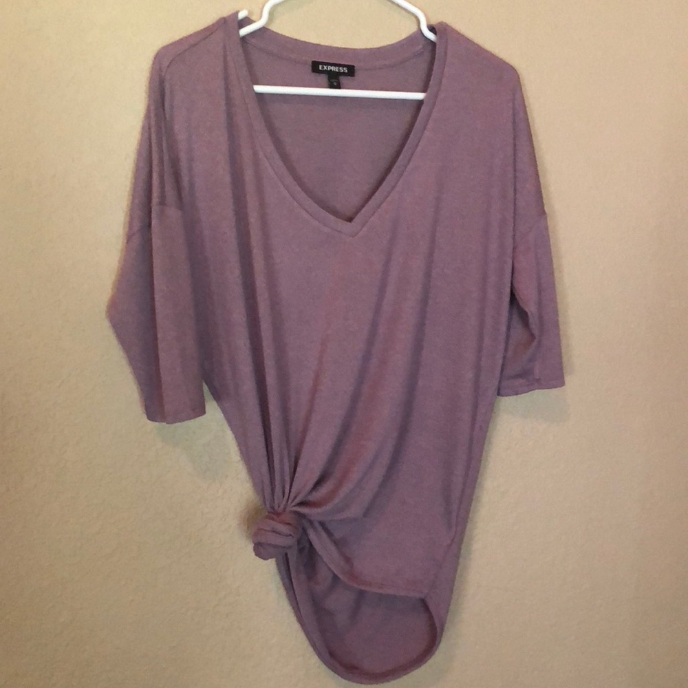Express V-neck (heavier T) light lavender
